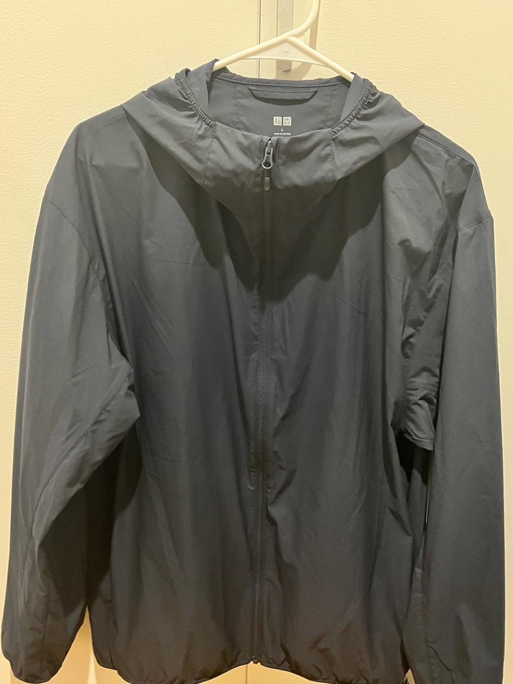 Uniqlo Men's Hooded Windbreaker - dark blue